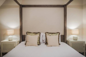 3BR Retreat, Allocated Parking, Private Garden